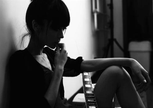 伤心难过的句子简短 很压抑心很累的句子(精选11句)
