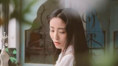 描写古代婚礼的句子：头上倭