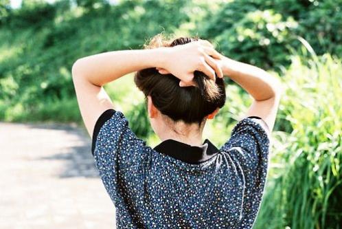 抖音最忧伤的句子：以为你多看见我一次…(精选44句)