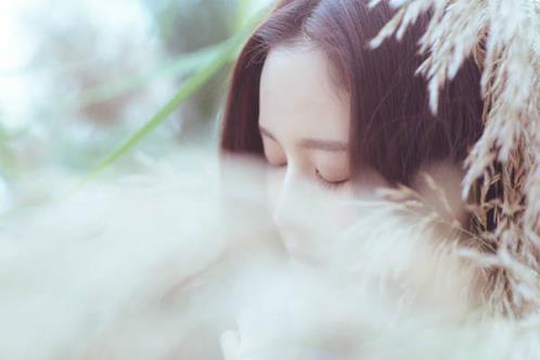 没人陪伴的伤感的句子说说心情(精选18句)