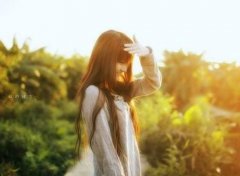 描写女子美貌的句子 (精选44句