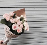 安慰女生的话：明天的天空比